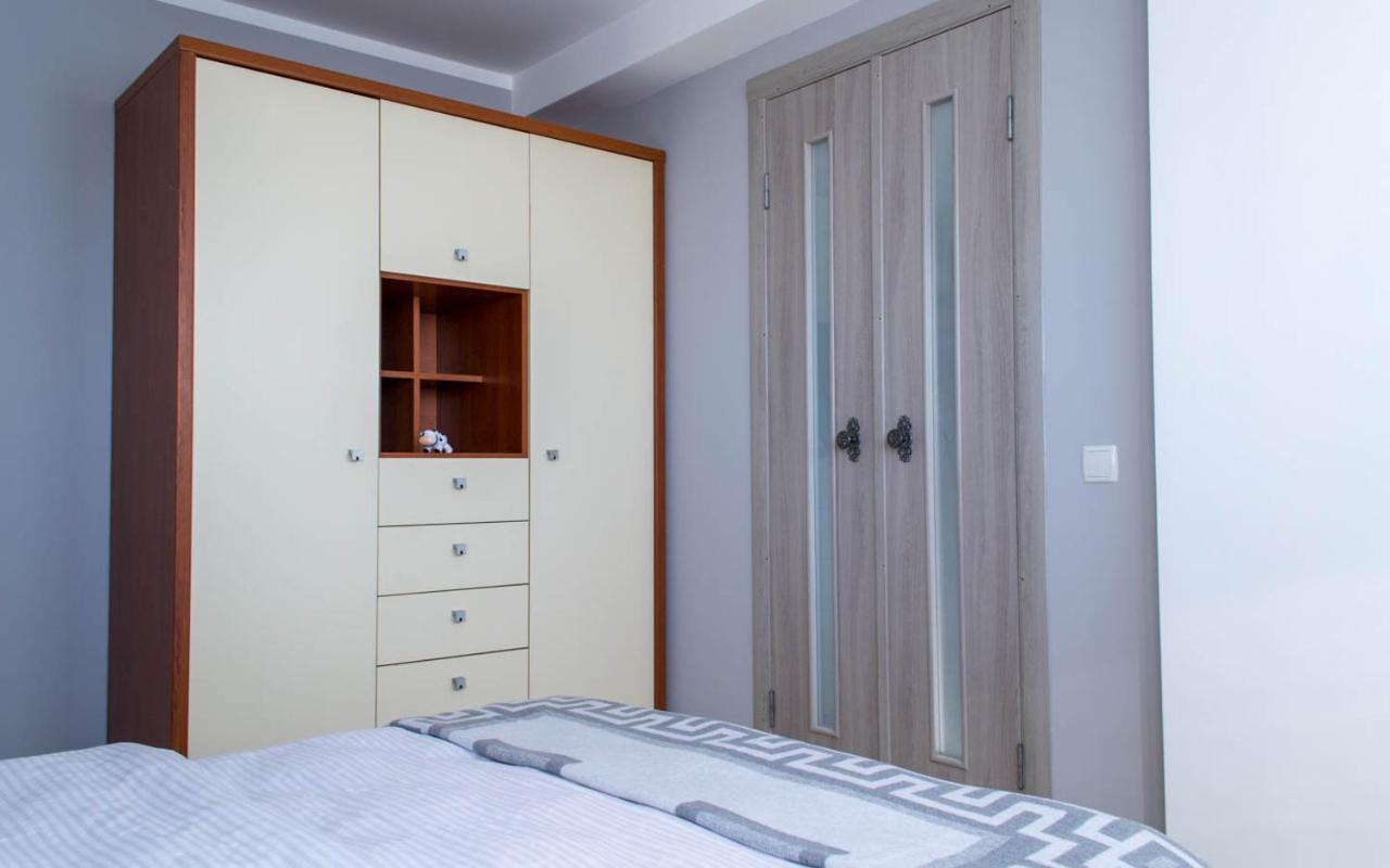 Cozy 2-Room Apartment On Zhvanetsky Boulevard Oldenburg Bagian luar foto