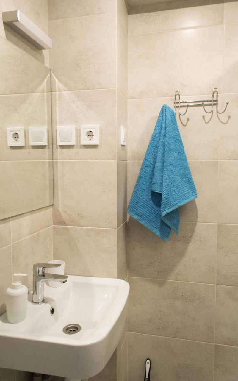 Cozy 2-Room Apartment On Zhvanetsky Boulevard Oldenburg Bagian luar foto